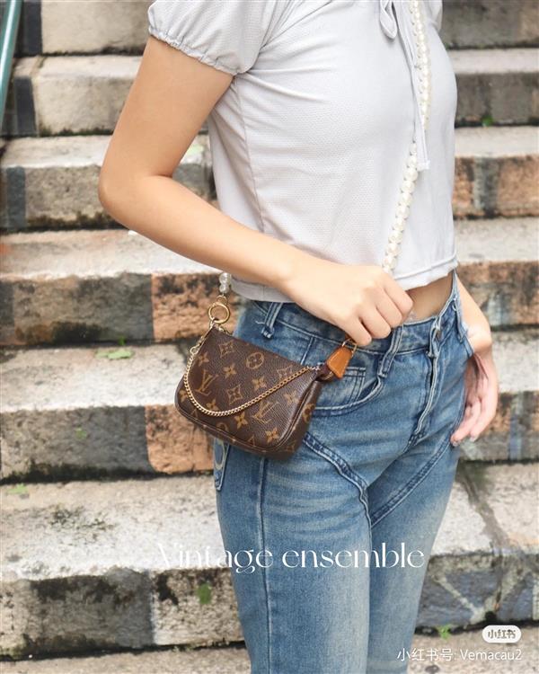 2026122105459403 580